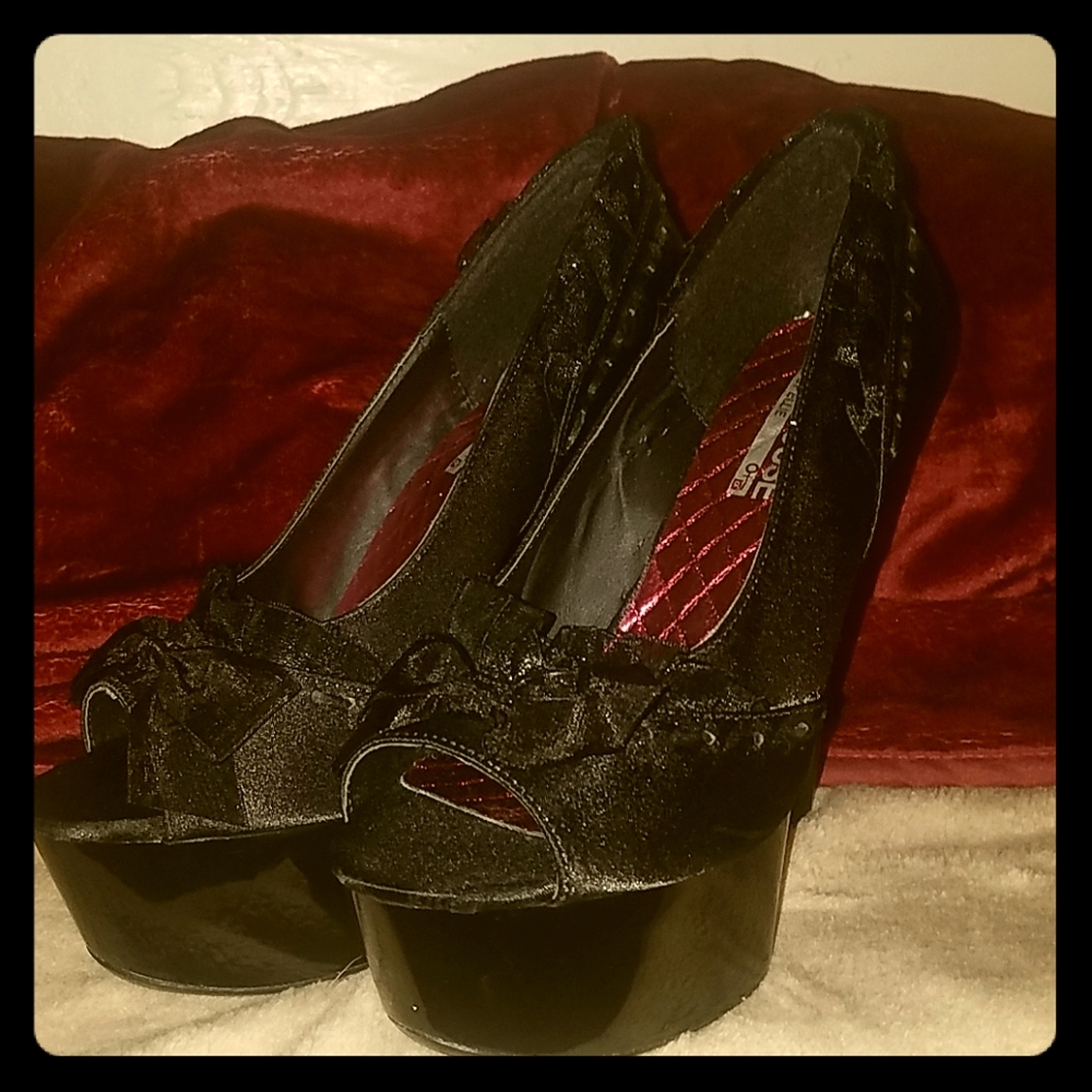 Penthouse shoes by Ellie